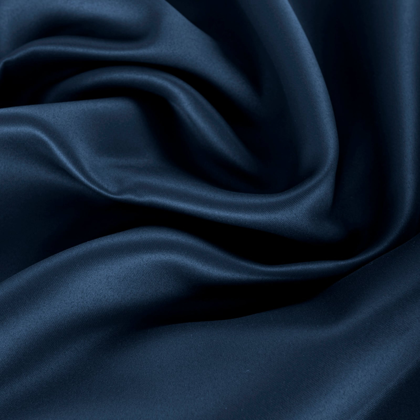 DONA · zasłona gotowa na przelotkach · 140x240 · granatowy · blackout